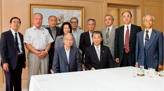 東洋大学総長 塩川正十郎氏と懇談